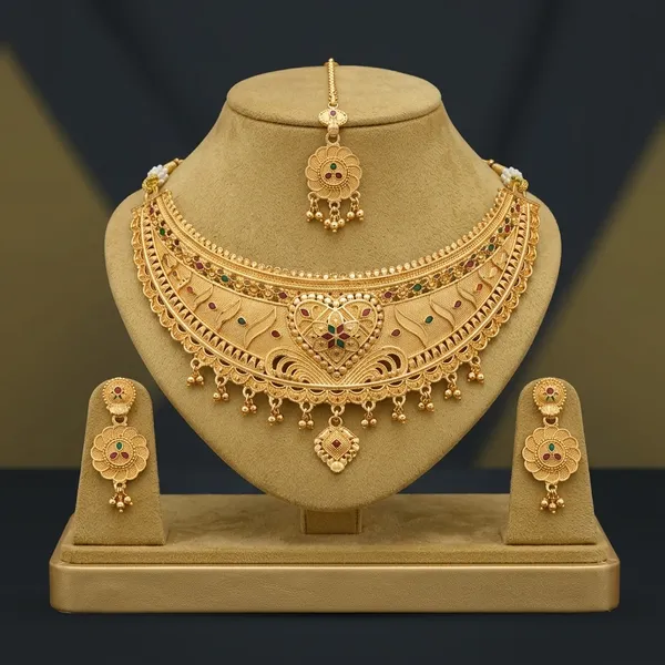 Gold_Brass_Choker_Necklace_Set_With_Earrings_And_Maang_Tikka_For_Women