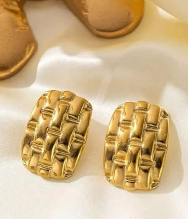 Gold_Plated_Geometric_Shaped_Anti_Tarnish_Earrings
