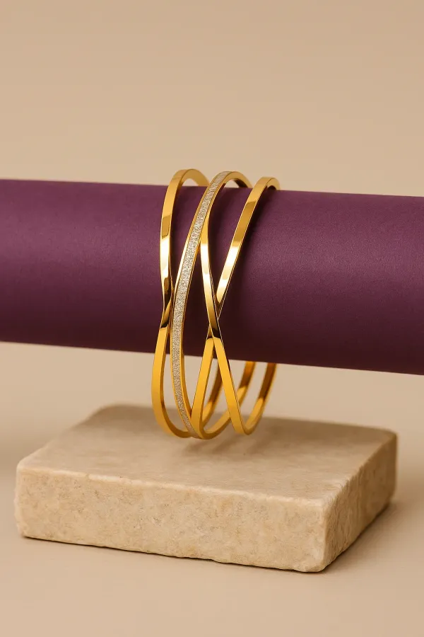 Minimalist_Criss_Cross_Design_With_Sparkling_Accents