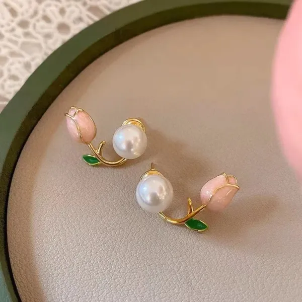 Gold_Plated_Flower_Shaped_Anti_Tarnish_Earrings