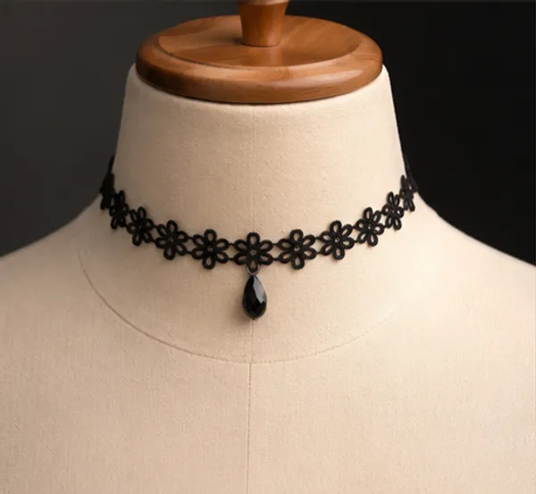 Ekayaa_Handmade_Lace_Statement_Necklace_004