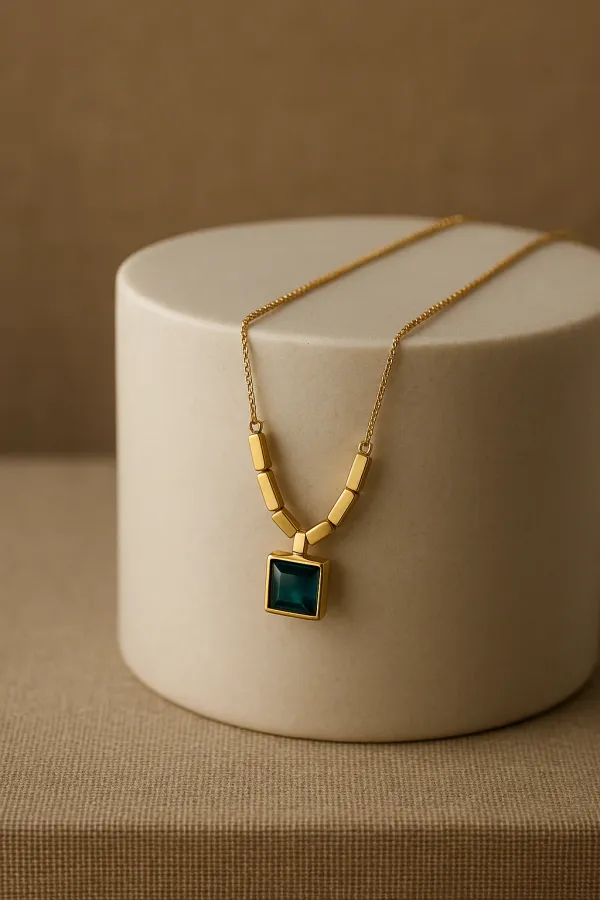 Gold_Plated_Necklace_With_Green_Stone_Pendant