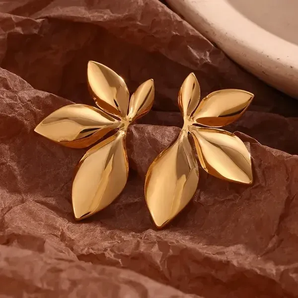 Gold_Plated_Leaf_Shaped_Anti_Tarnish_Earrings