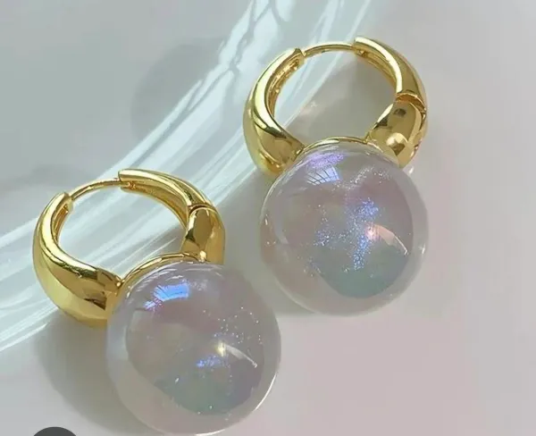 Gold_Plated_White_Pearl_Round_Shaped_Anti_Tarnish_Earrings