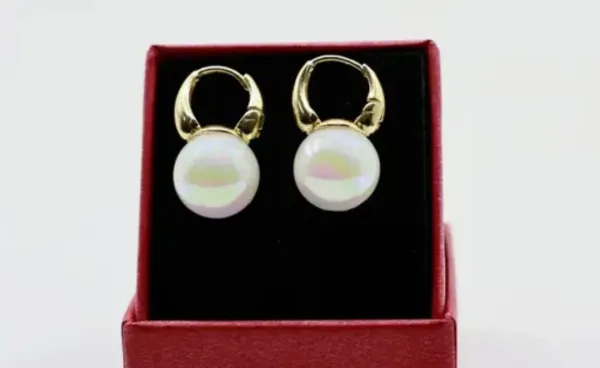 Gold_Plated_White_Pearl_Round_Shaped_Anti_Tarnish_Earrings