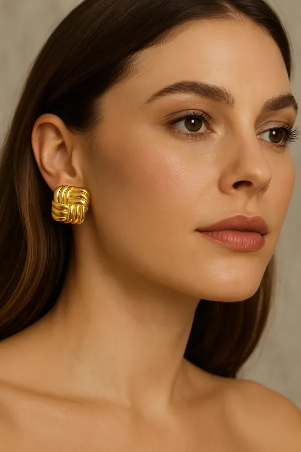 Gold_Plated_Ribbed_Square_Shaped_Anti_Tarnish_Earrings