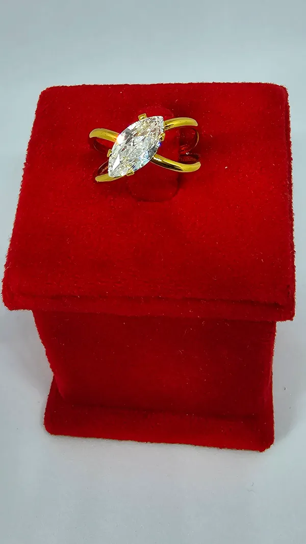 Marquise_Cut_Crystal_Gold_Ring