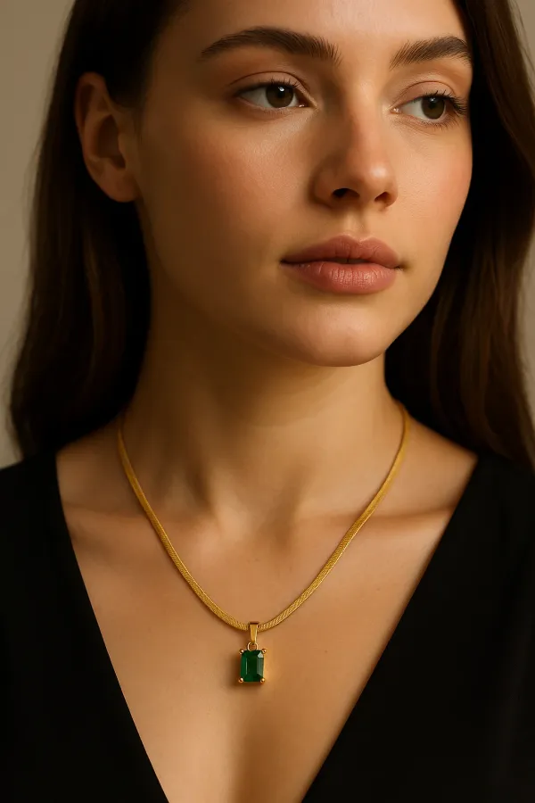 Elegant_Gold_Plated_Snake_Chain_Necklace_With_Emerald_Green_Pendant