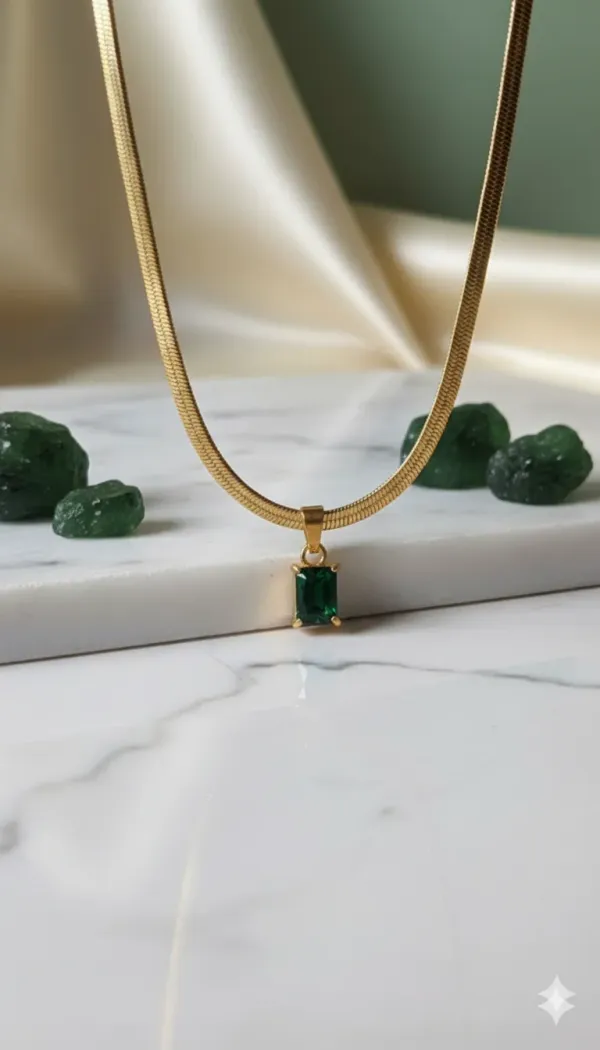 Elegant_Gold_Plated_Snake_Chain_Necklace_With_Emerald_Green_Pendant