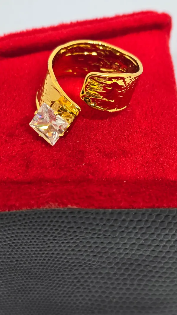 Textured_Adjustable_Gold_Plated_Ring_With_Square_Zircon_Stone