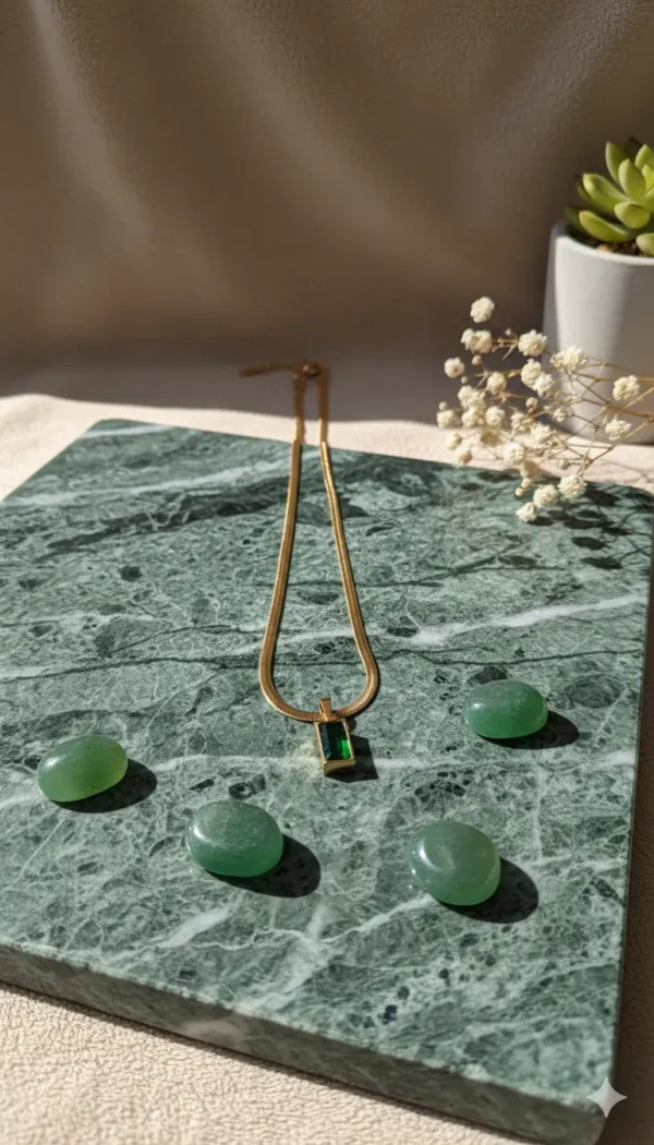 Emerald_Elegance_Gold_Necklace