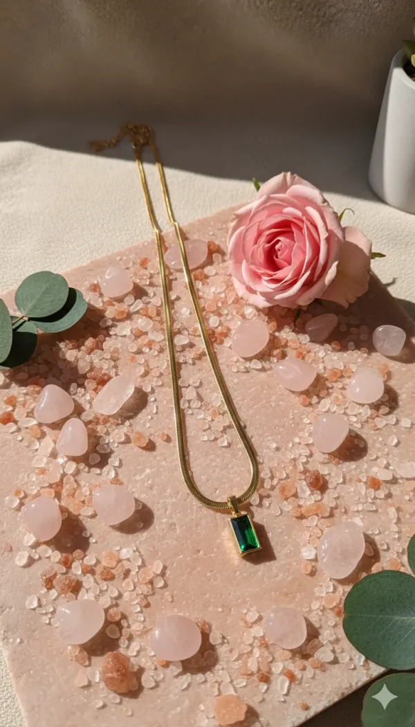 Emerald_Elegance_Gold_Necklace