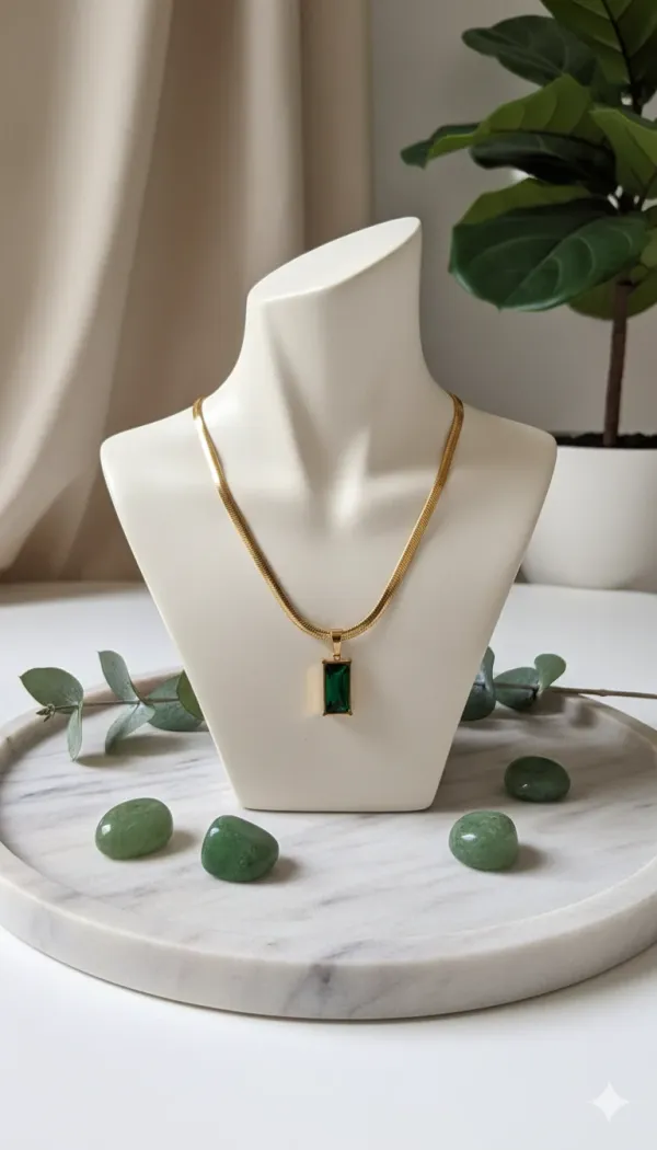 Emerald_Elegance_Gold_Necklace