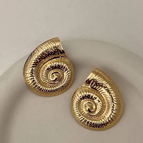 Gold_Plated_Shell_Shaped_Anti_Tarnish_Earrings
