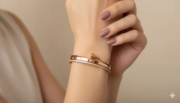 Elegant_Rose_Gold_Nail_Design_Bracelet