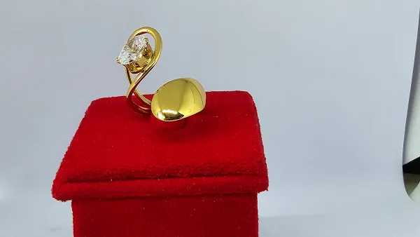 Elegance_Gold_Plated_Crystal_Ring