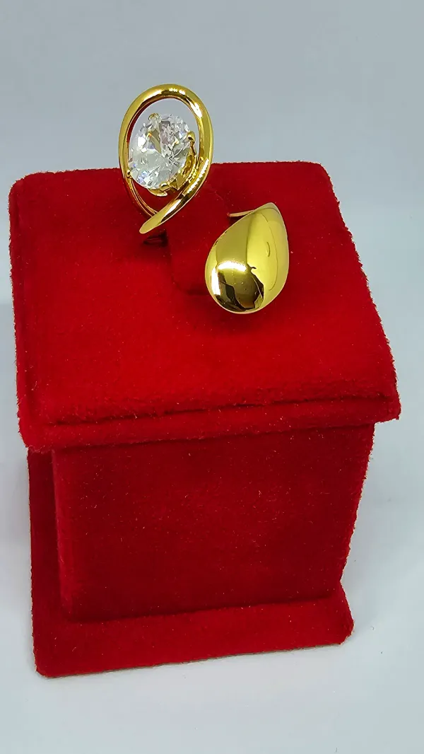 Elegance_Gold_Plated_Crystal_Ring