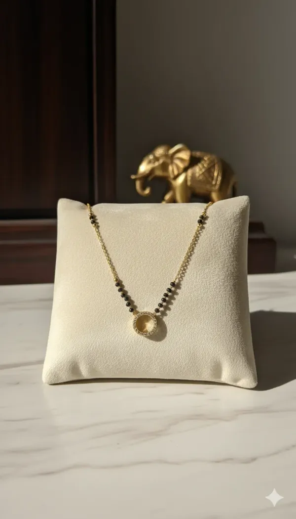Elegant_Gold_Mangalsutra_Pendant_Necklace