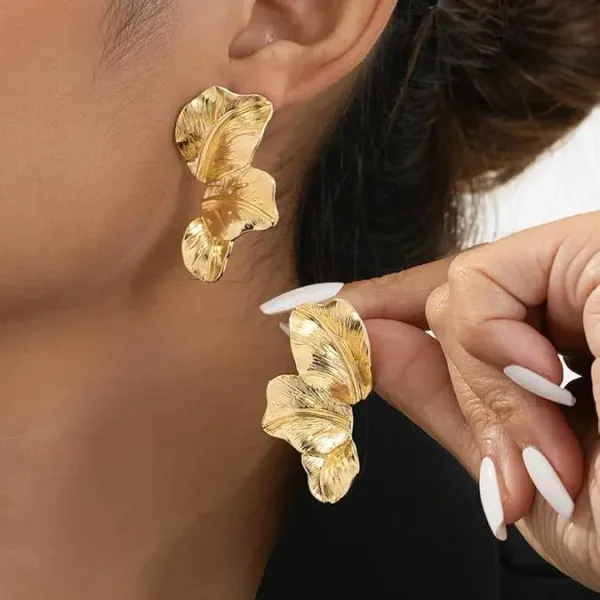 Gold_Plated_Leaf_Shaped_Anti_Tarnish_Earrings