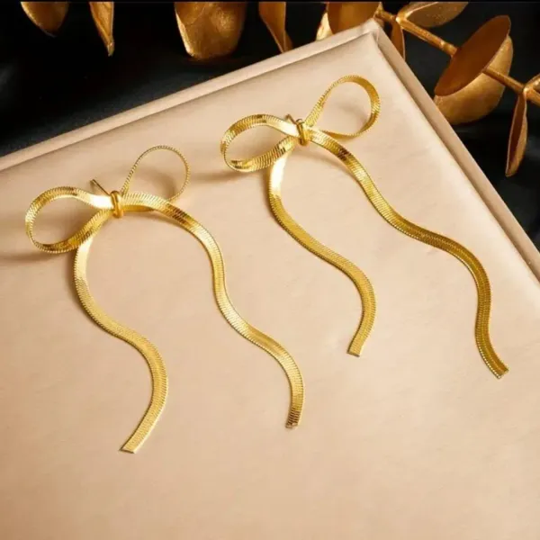 Gold_Plated_Bow_Shaped_Anti_Tarnish_Earrings