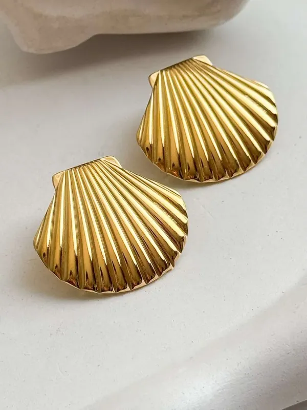 Gold_Plated_Shell_Shaped_Anti_Tarnish_Earrings