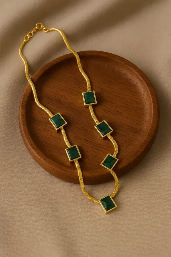 Emerald_Elegance_Necklace