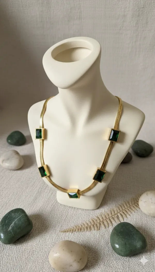 Emerald_Elegance_Necklace
