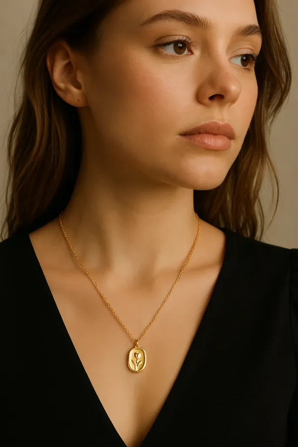 Gold_Plated_Floral_Pendant_Necklace