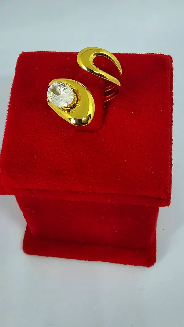 Gold_Plated_Adjustable_Ring_With_Solitaire_Stone