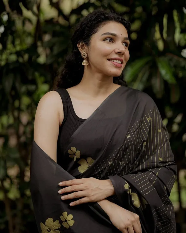 Black_Cotton_Premium_And_Elegant_Saree_For_Women