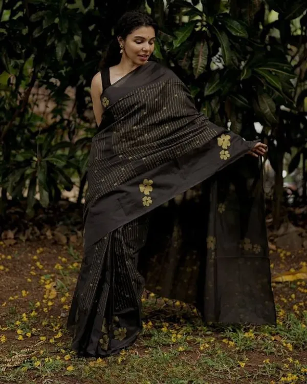 Black_Cotton_Premium_And_Elegant_Saree_For_Women