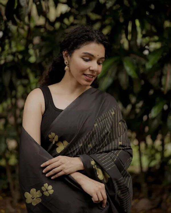 Black_Cotton_Premium_And_Elegant_Saree_For_Women