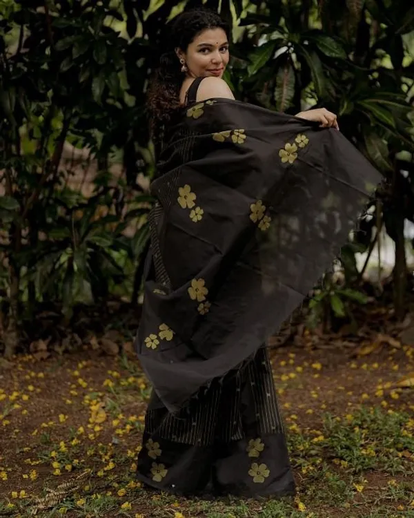 Black_Cotton_Premium_And_Elegant_Saree_For_Women