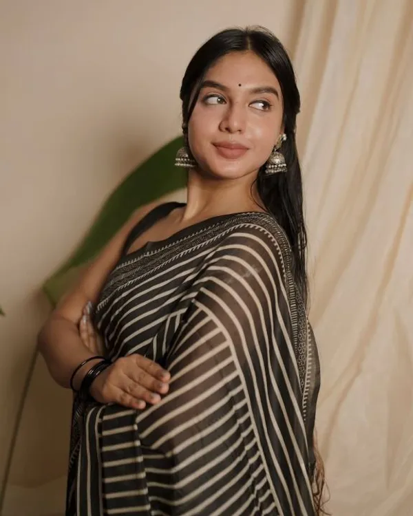 Black_And_White_Cotton_Premium_Saree_For_Women
