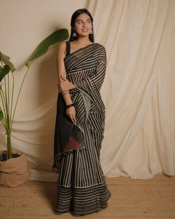 Black_And_White_Cotton_Premium_Saree_For_Women