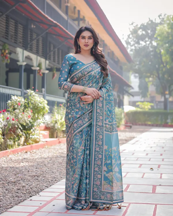Blue_Linen_And_Cotton_Premium_Saree_For_Women