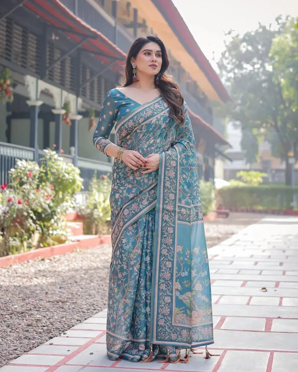 Blue_Linen_And_Cotton_Premium_Saree_For_Women
