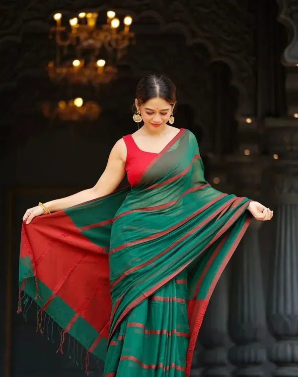 Green_Linen_And_Cotton_Premium_Saree_For_Women