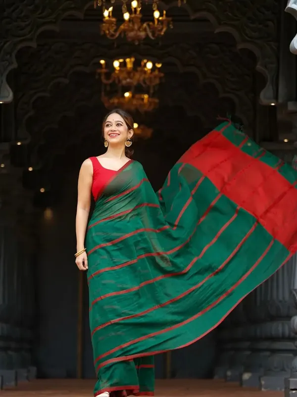 Green_Linen_And_Cotton_Premium_Saree_For_Women