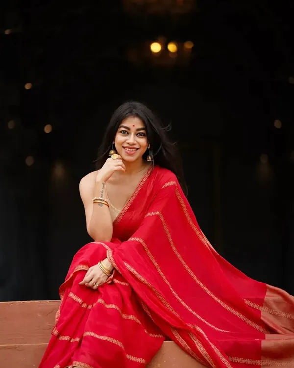 Red_Linen_And_Cotton_Premium_Saree_For_Women