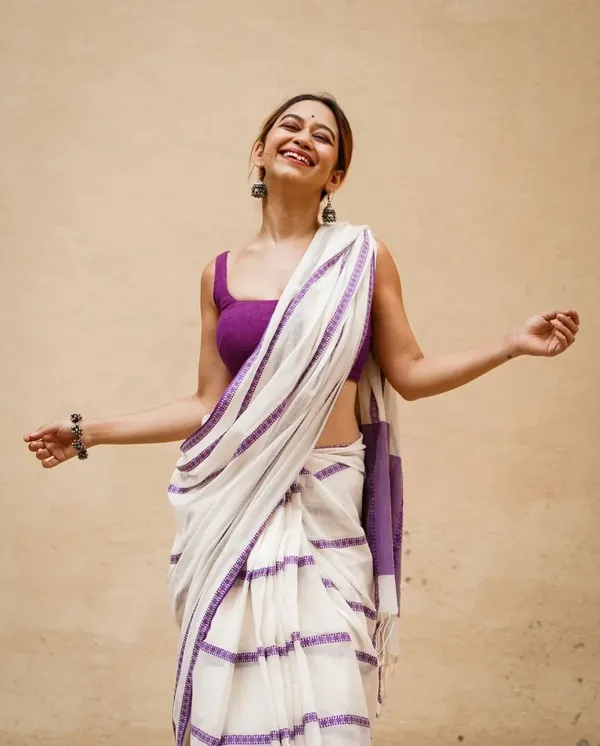 White_Linen_And_Cotton_Premium_Saree_For_Women