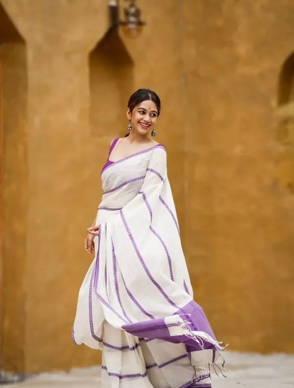 White_Linen_And_Cotton_Premium_Saree_For_Women