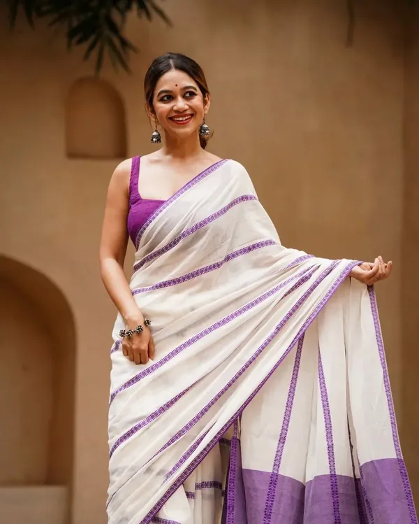 White_Linen_And_Cotton_Premium_Saree_For_Women