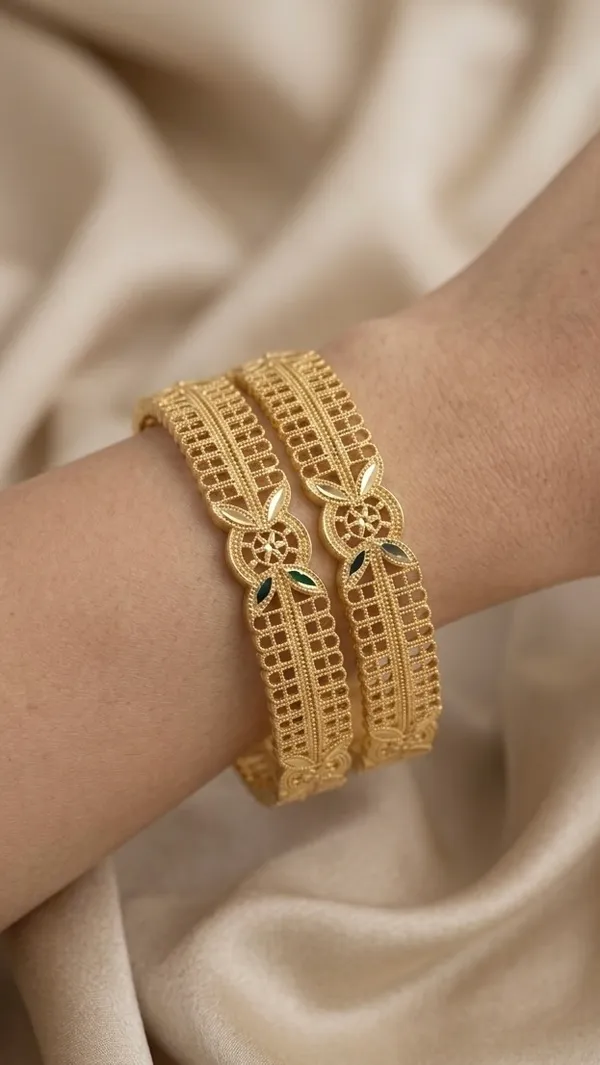 Gold_Plated_Filigree_Medallion_Textured_Bangle_Set_For_Women