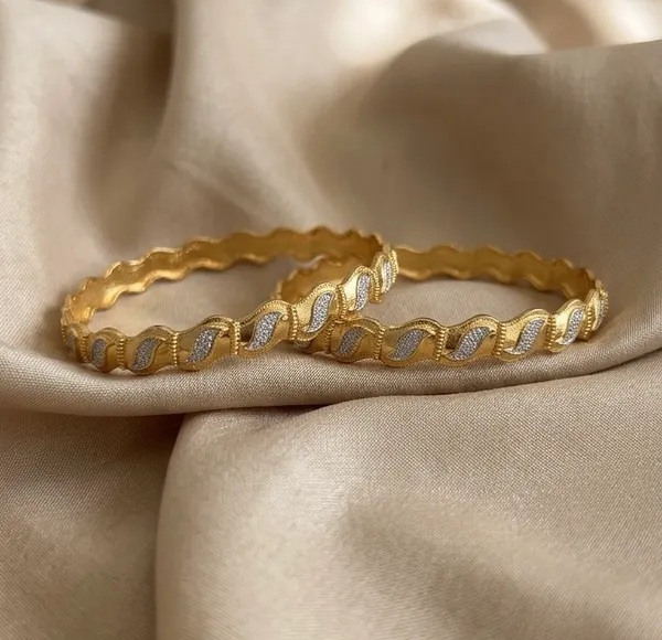 Gold_Metal_Two_Tone_Twisted_Rope_Bangle_Set_For_Women