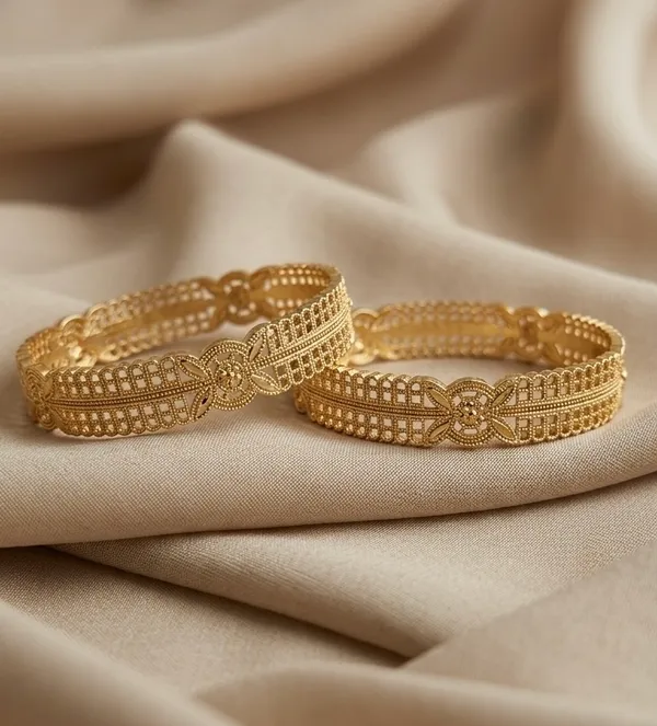 Gold_Plated_Filigree_Medallion_Textured_Bangle_Set_For_Women