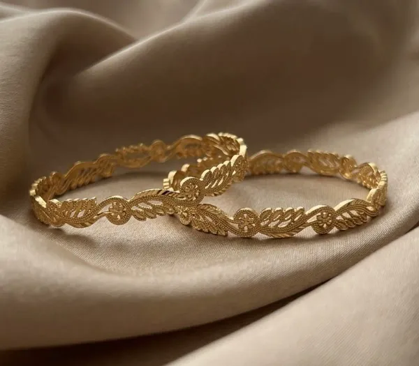 Gold_Plated_Floral_Vine_Pattern_Bangle_Set_For_Women