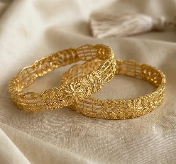 Gold_Filigree_Floral_Bangles_For_Women_(Set_Of_2)