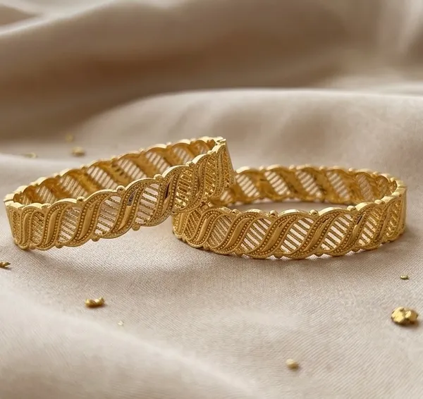Gold_Twisted_Rope_Design_Bangles_For_Women_(Set_Of_2)