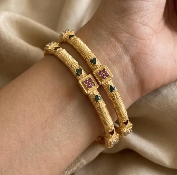 Gold_Plated_Traditional_Stone_Embellishments_With_Bangles_For_Women_(Set_Of_2)